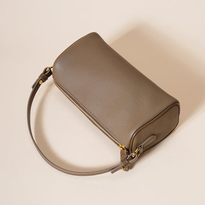 Bolso Axilar de Cuero Genuino con Textura Minimalista - Image 29