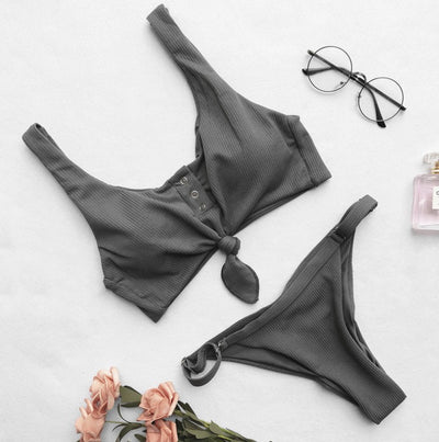 Bikini con Nudo en el Pecho - Image 14