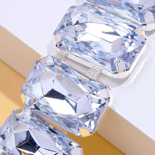 Light luxury geometric crystal necklace and square exaggerated earrings jewelry set in gold tone. - Image 9