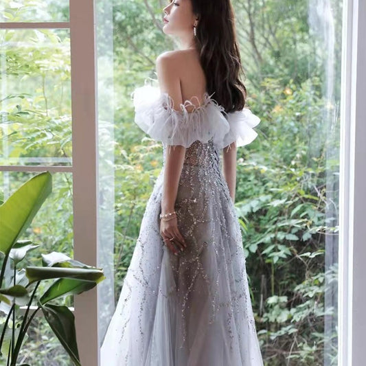 Vestido Elegante Hombro Descubierto para Anfitriona de Conferencias - Image 2