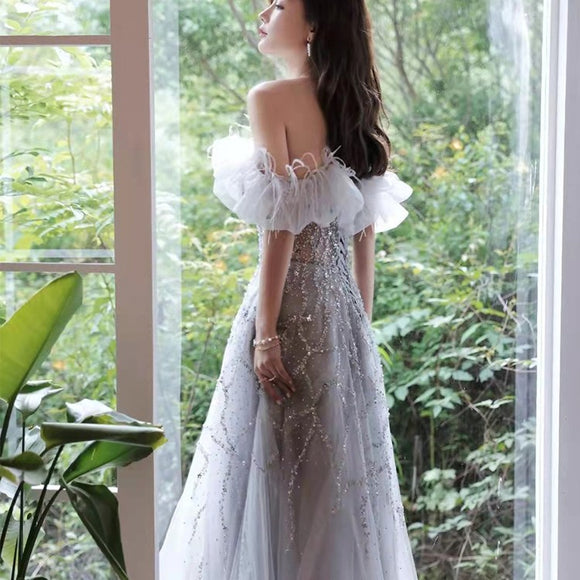 Vestido Elegante Hombro Descubierto para Anfitriona de Conferencias