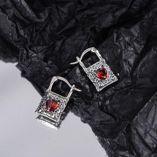 Aretes de Plata Esterlina Vintage con Zirconia en Forma de Corazón S925