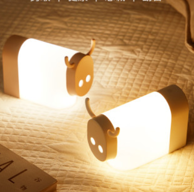 Lámpara LED Recargable para Mesita de Noche con Control de Luz Cálida - Image 9