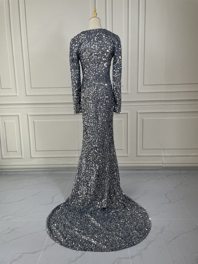 Vestido Largo de Lentejuelas Gris para Eventos - Image 4