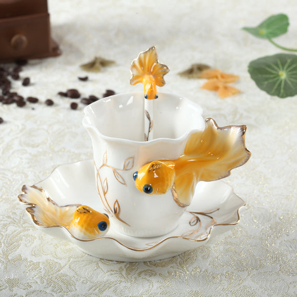 Juego de Tazas de Cerámica Pez Dorado - Regalo Perfecto para Bodas