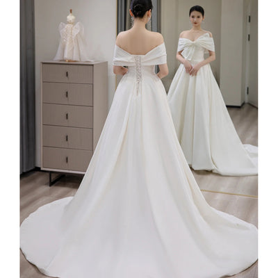 Vestido de Novia Satinado Elegante y Minimalista - Image 4