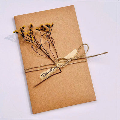 Tarjeta de Agradecimiento con Flores Secas y Cielo Estrellado - Image 21