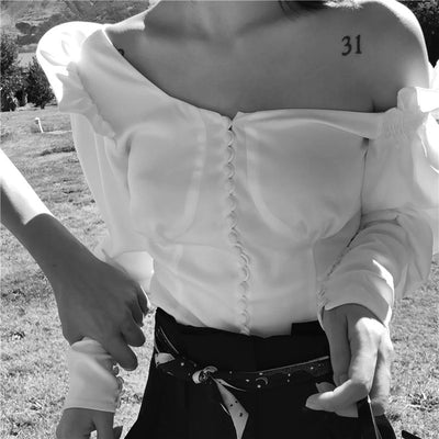 Blusa Blanca Retro de Manga Larga con Volantes y Escote Strapless - Image 8