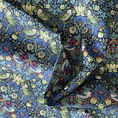 Tela de Algodón Fibrado con Estampado de Fresa para Confección - Image 3