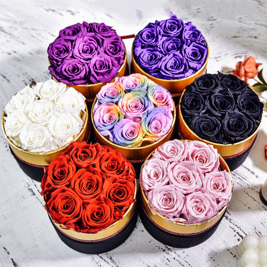 Caja de Regalo Navideña con Rosas Preservadas Hug Bucket