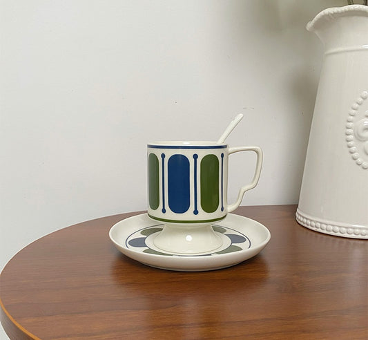 Taza de Desayuno en Cerámica con Asa de Mariposa