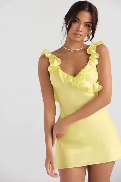 Vestido Satinado Entallado con Volantes y Detalles de Costura - Image 10