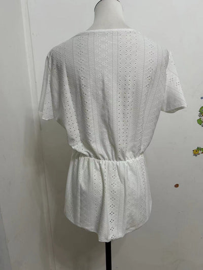 Blusa Elegante de Encaje con Manga Volante y Cuello en V - Image 24
