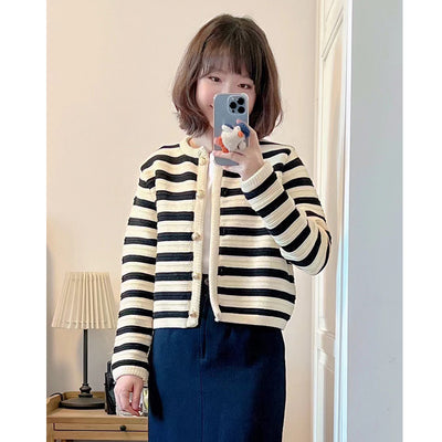 Cardigan Tejido Clásico con Cierre de Hebilla - Abrigo Corto Elegante - Image 2