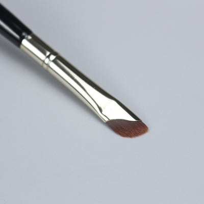 Brocha de Maquillaje Angular Plana con Punta Oblicua - Image 4