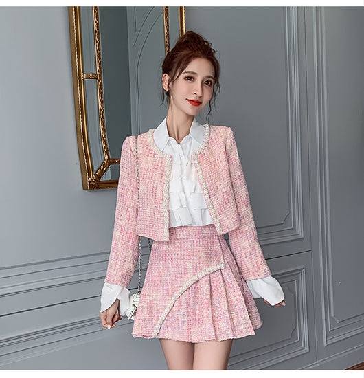 Conjunto Elegante de Chaqueta Tweed y Blusa Plisada para Mujer - Image 12