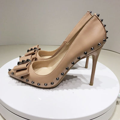 Tacones Stiletto Charol con Moño y Remaches - Punta Afilada - Image 6
