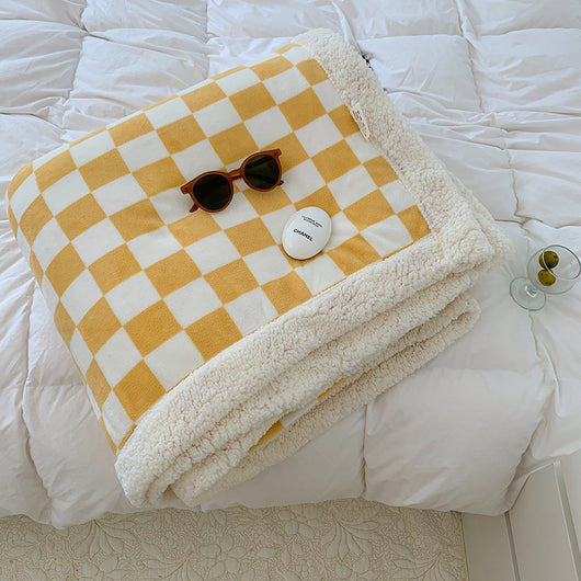 Manta de Lana Polar Acolchada Estilo Nórdico a Cuadros para Otoño e Invierno - Image 6