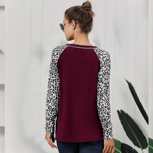 Blusa Leopardo con Mangas Largas y Dobladillo Anudado - Image 17