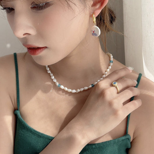Aretes de Perla Barroca con Expresiones Emocionales Dibujadas a Mano - Image 7
