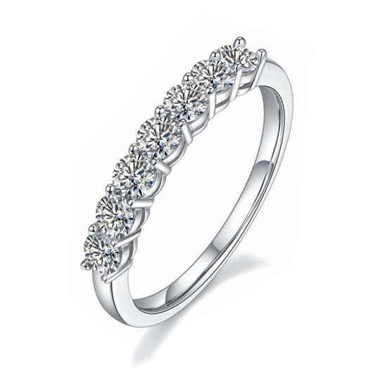 Anillo de Moissanita de 3mm Siete Estrellas - Diseño Minimalista y Elegante