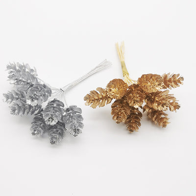 Decoración Navideña Artesanal con Piñas y Ramas de Pino - Image 8