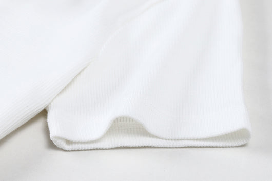 Camiseta Gris Ajustada de Manga Corta para Mujer - Image 7