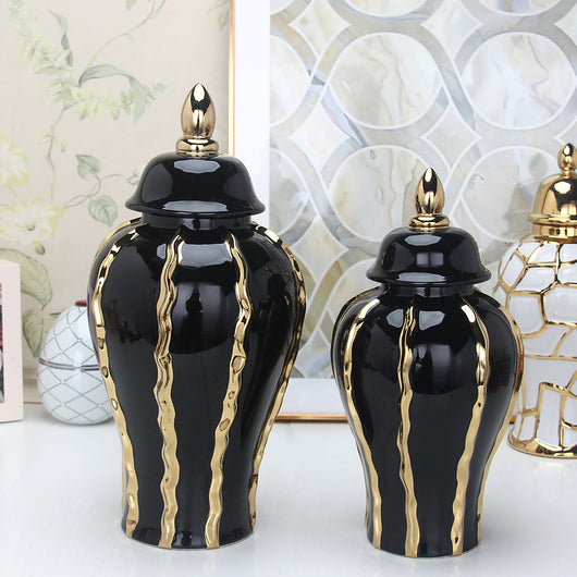 Jarrón Decorativo Templo en Cerámica con Patrón Oro Negro - Image 2