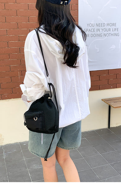 Bolsa Bucket de Malla con Cordón - Bolso Mensajero Chic para Mujeres - Image 11
