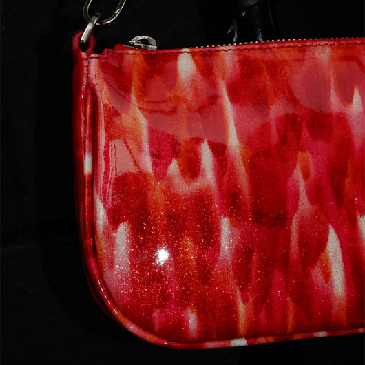 Bolso Bandolera Rojo Charol Estilo Baguette - Image 6