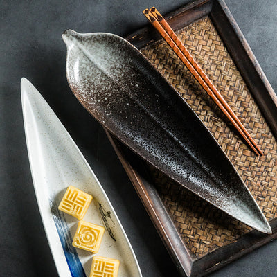 Plato de Cerámica Forma Hoja de Árbol para Sushi y Creatividad Culinaria - Image 3