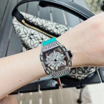 Reloj de Lujo para Mujer con Diamantes Hueco y Correa de Silicona - Image 2