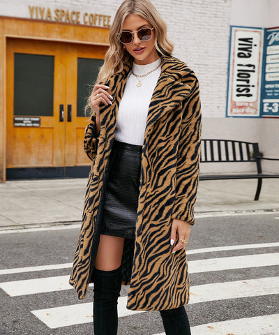 Abrigo Largo de Cuero Sintético con Patrón Cebra - Elegancia Urbana para Otoño e Invierno - Image 23