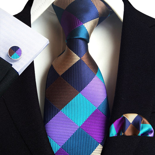 Traje de Tres Piezas Elegante para Hombre con Corbata, Pañuelo y Puños - Image 28