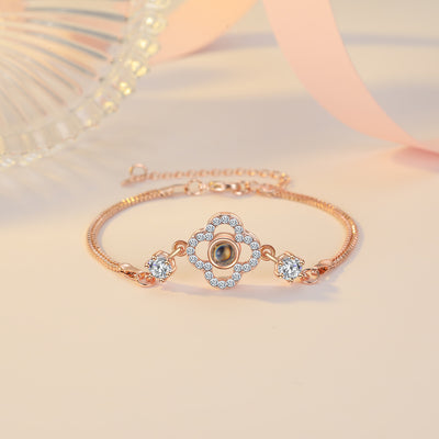 Pulsera Proyectora Te Amo en 100 Idiomas - Trébol de la Suerte - Image 5