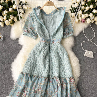 Vestido Corto Elegante con Mangas Abullonadas y Bordado Artesanal - Image 17