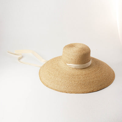 Sombrero de Rafia Tejido a Mano con Ala Plana Curvada - Image 4