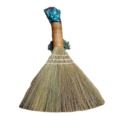 Escoba de Plumas Amatista para Brujería - Image 8