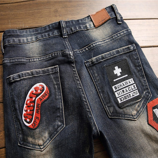 Jeans Rotos para Hombre con Parches Distintivos - Image 4