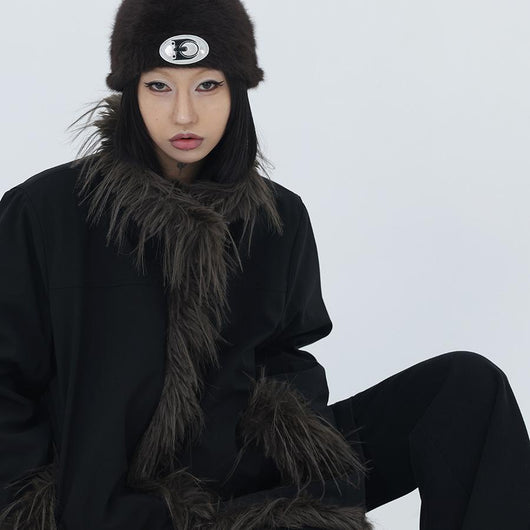 Chaqueta de Algodón Negro con Cuello de Peluche para Mujer - Image 3