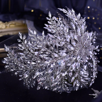 Tocado Nupcial con Cristales Brillantes - Accesorios para Novia Artesanales - Image 9