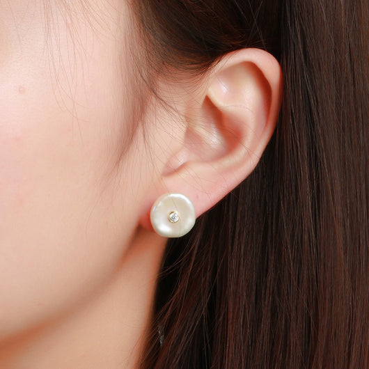 Aretes de Circón con Diseño de Concha - Image 7