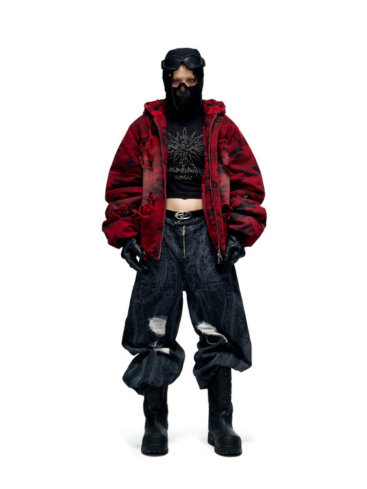 Chaqueta Roja de Algodón Desgarrado con Capucha y Cuadros Perforados - Image 8