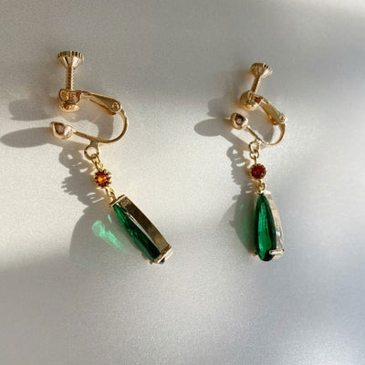 Aretes Clip Esmeralda en Aleación - Joyería Moderna - Image 4