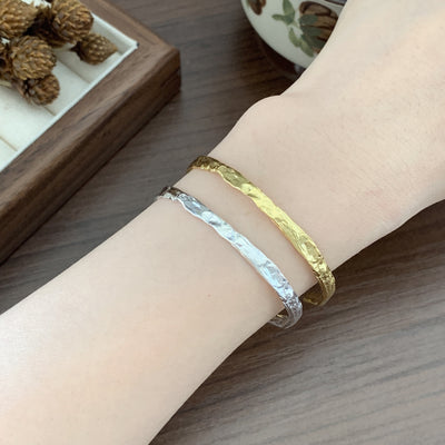 Pulsera de Plata Esterlina con Patrón de Oro Foil Irregular y Convexo