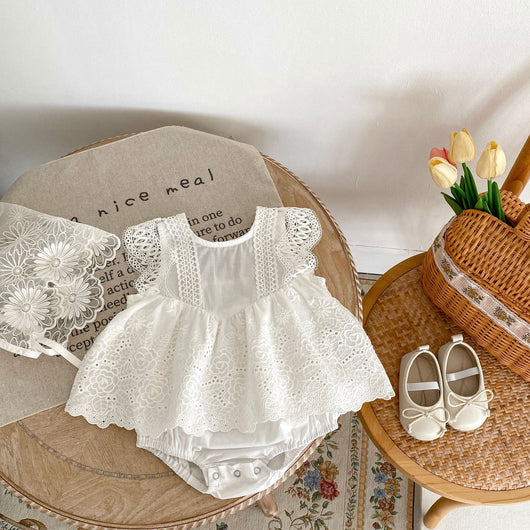 Jumpsuit Triangular con Encaje Calado y Bordado - Image 12
