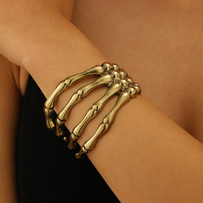 Pulsera Calavera Hueca con Pata Retro para Mujer - Image 5