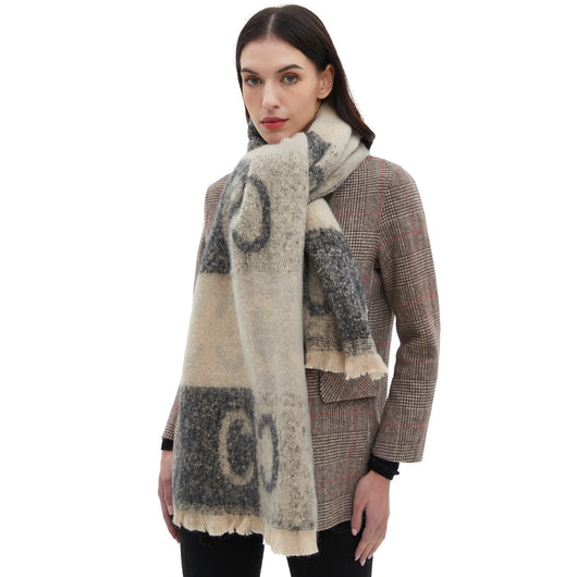 Bufanda Jacquard Unisex con Letras - Estilo Moderno para Él y Ella - Image 4