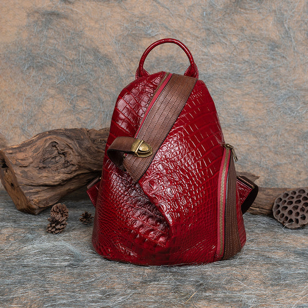 Mochila Vintage Estilo Chino con Patrón de Peces en Cuero Repujado