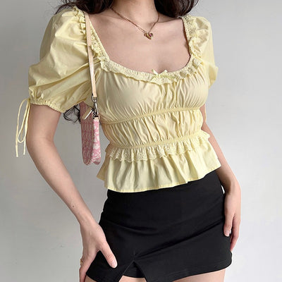 Blusa Retro con Cuello Cuadrado y Mangas Abullonadas de Encaje